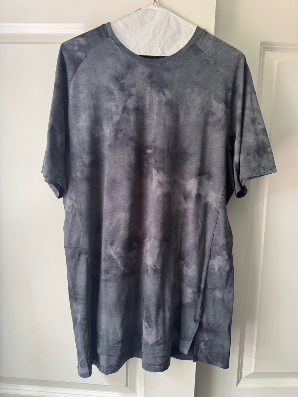 lululemon athletica Men's Charcoal Tie-Dye Short Sleeve Crew